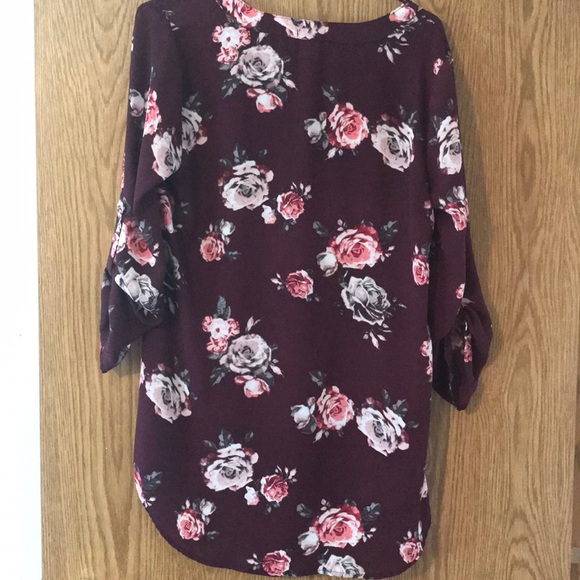 3 quarter sleeve floral blouse - Picture 6 of 7